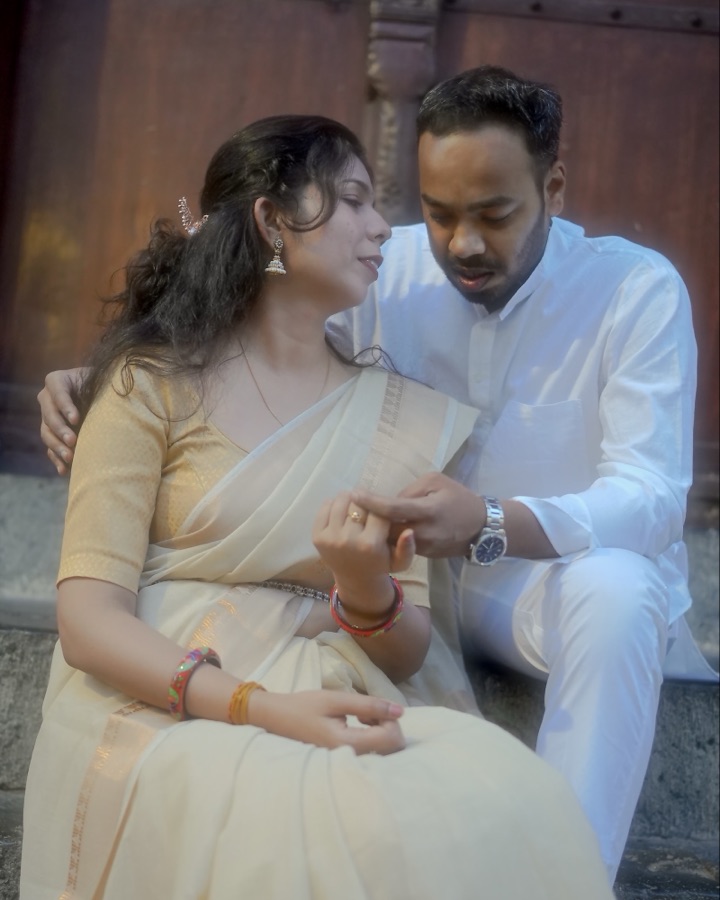 Hands held, bangles and kalawa